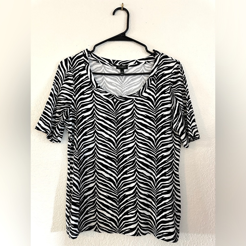 Talbots Black and White Design Top small